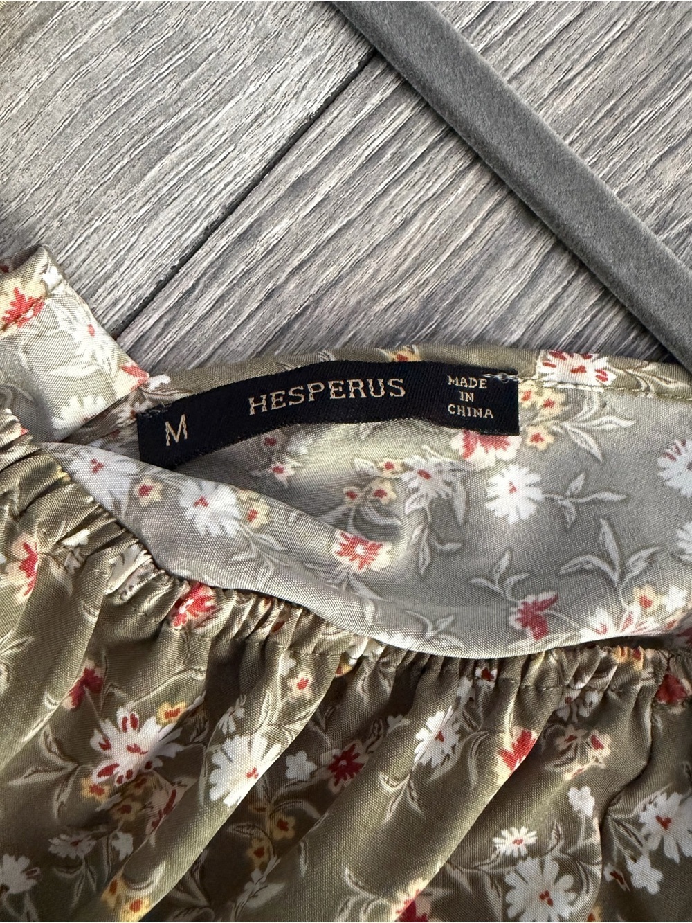 Hesperus Olive Floral Maxi Dress with Puff Sleeve Detail Size M - Picture 2 of 8